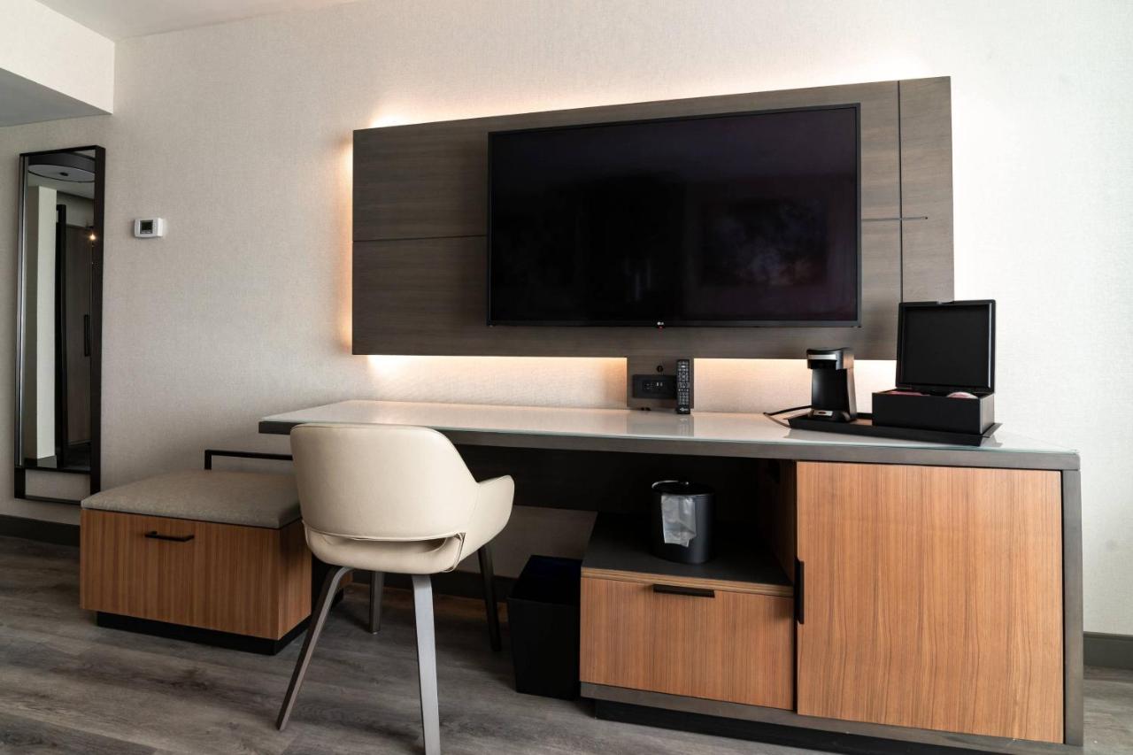 Отель Columbus Marriott Экстерьер фото